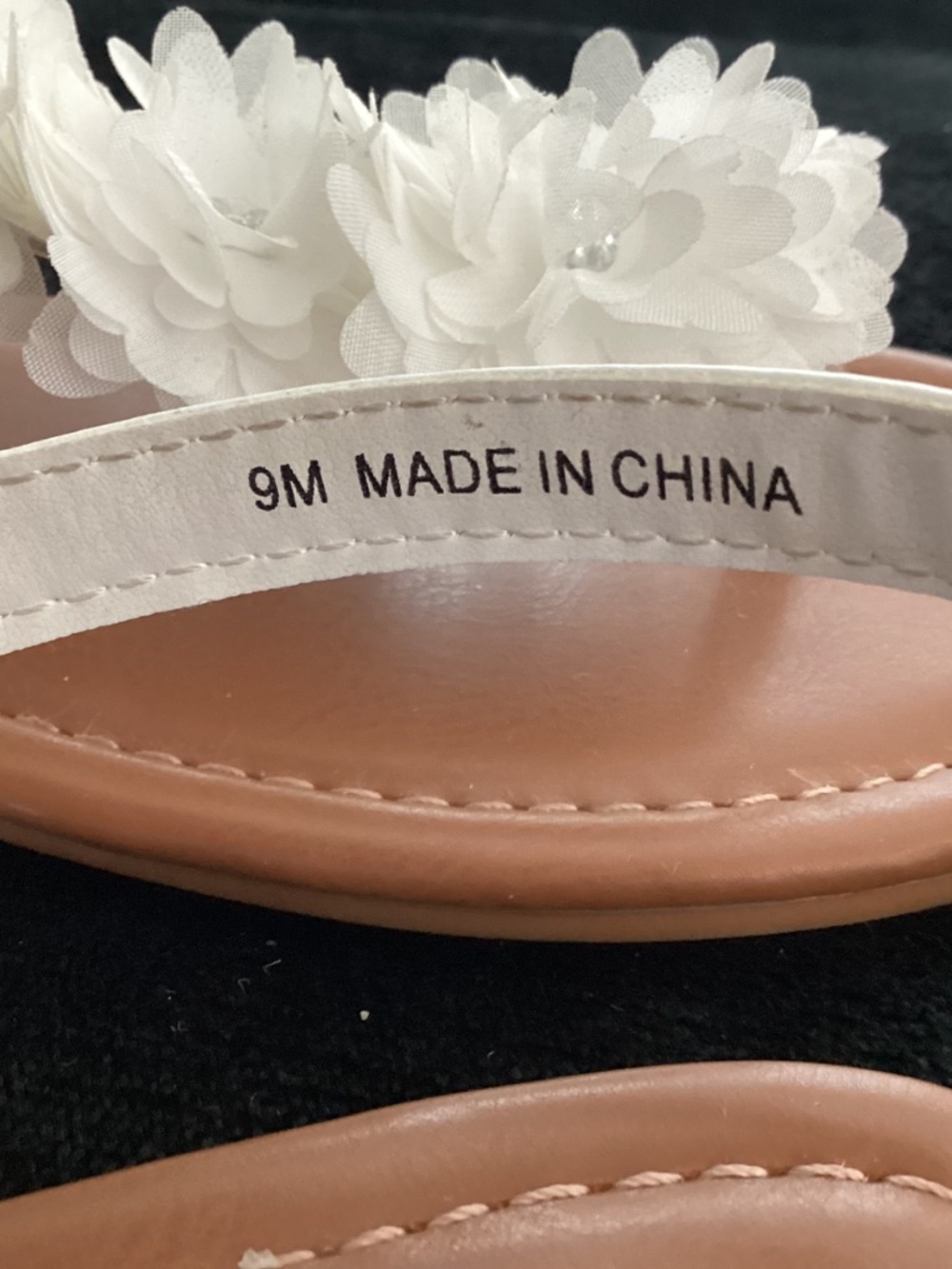 MIXIT, t-strap, flat sandals, size 9, white flowers, in excellent condition - Picture 5 of 8
